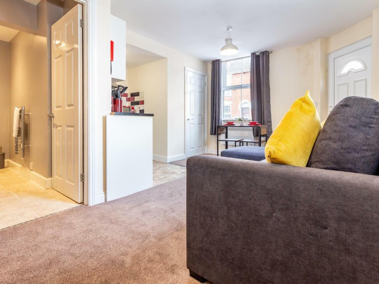 Northfield Street, Worcester City Centre - Guest Homes Exteriér fotografie