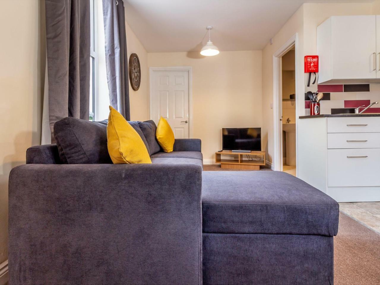 Northfield Street, Worcester City Centre - Guest Homes Exteriér fotografie